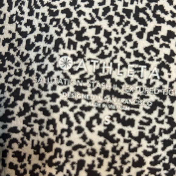 Athleta Salutation Stash Pocket II Textured Tight Leggings in Micro Cheetah Sm - Picture 6 of 9
